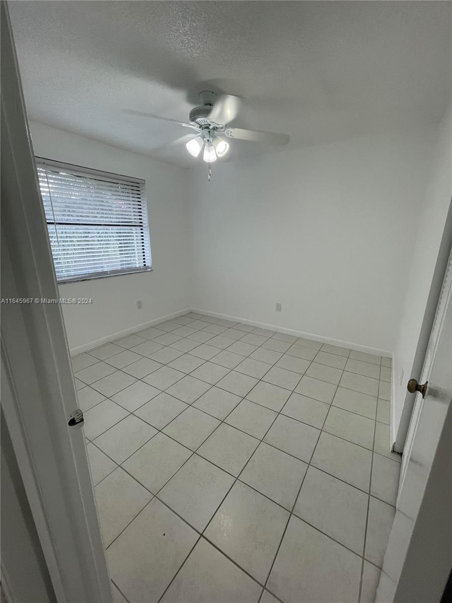9720 Hammocks Blvd # 37 Unit: 204-37