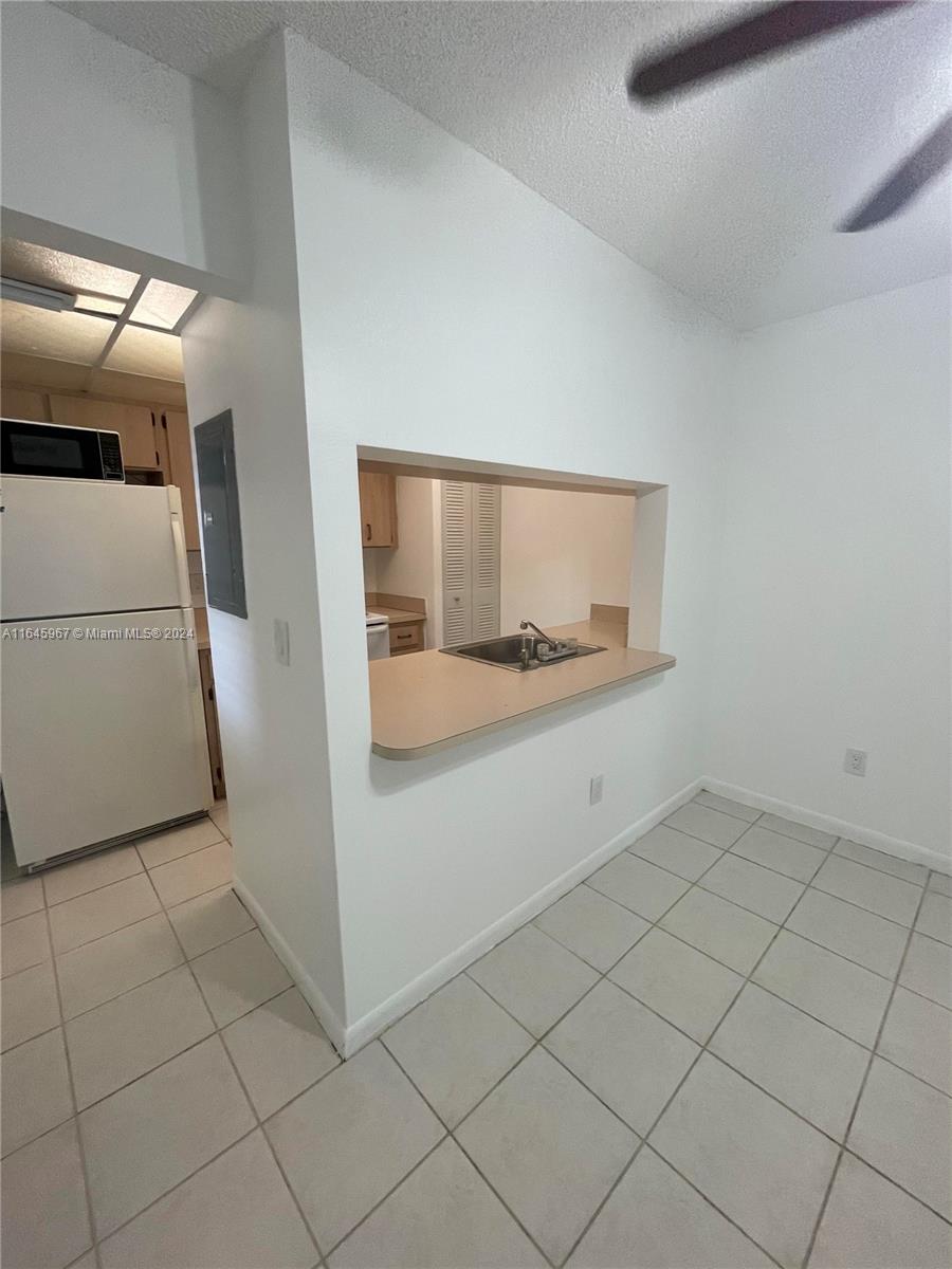 9720 Hammocks Blvd # 37 Unit: 204-37