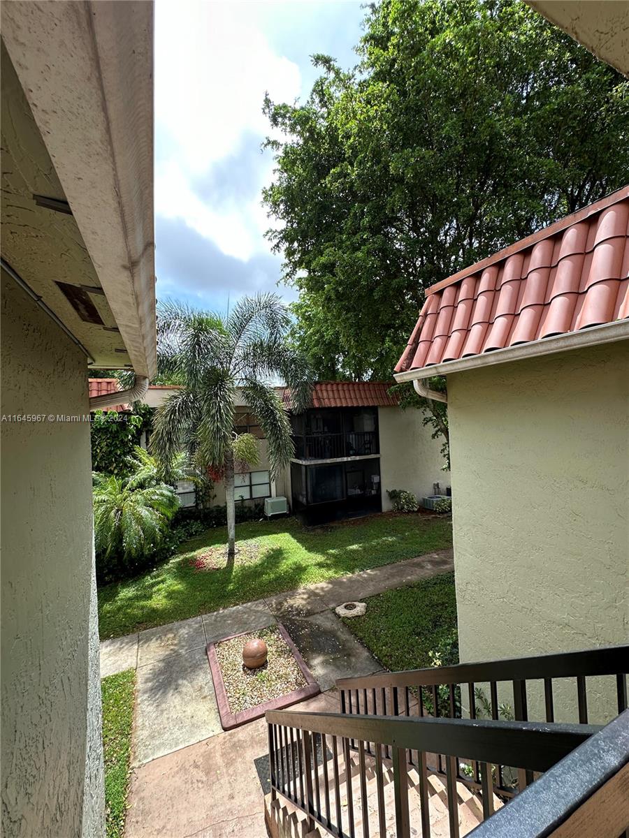 9720 Hammocks Blvd # 37 Unit: 204-37
