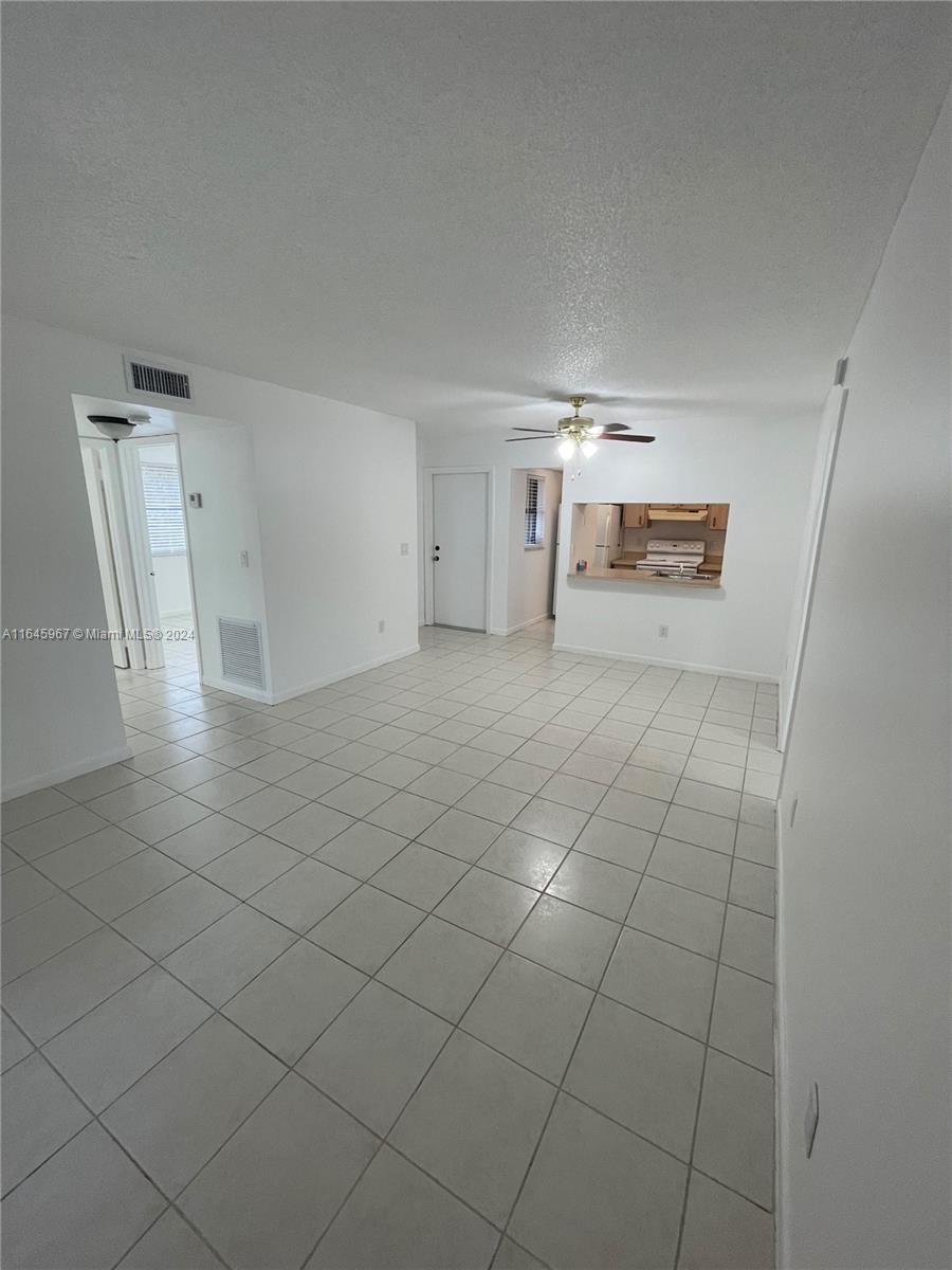 9720 Hammocks Blvd # 37 Unit: 204-37
