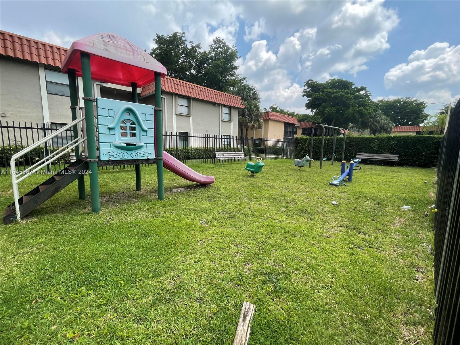 9720 Hammocks Blvd # 37 Unit: 204-37
