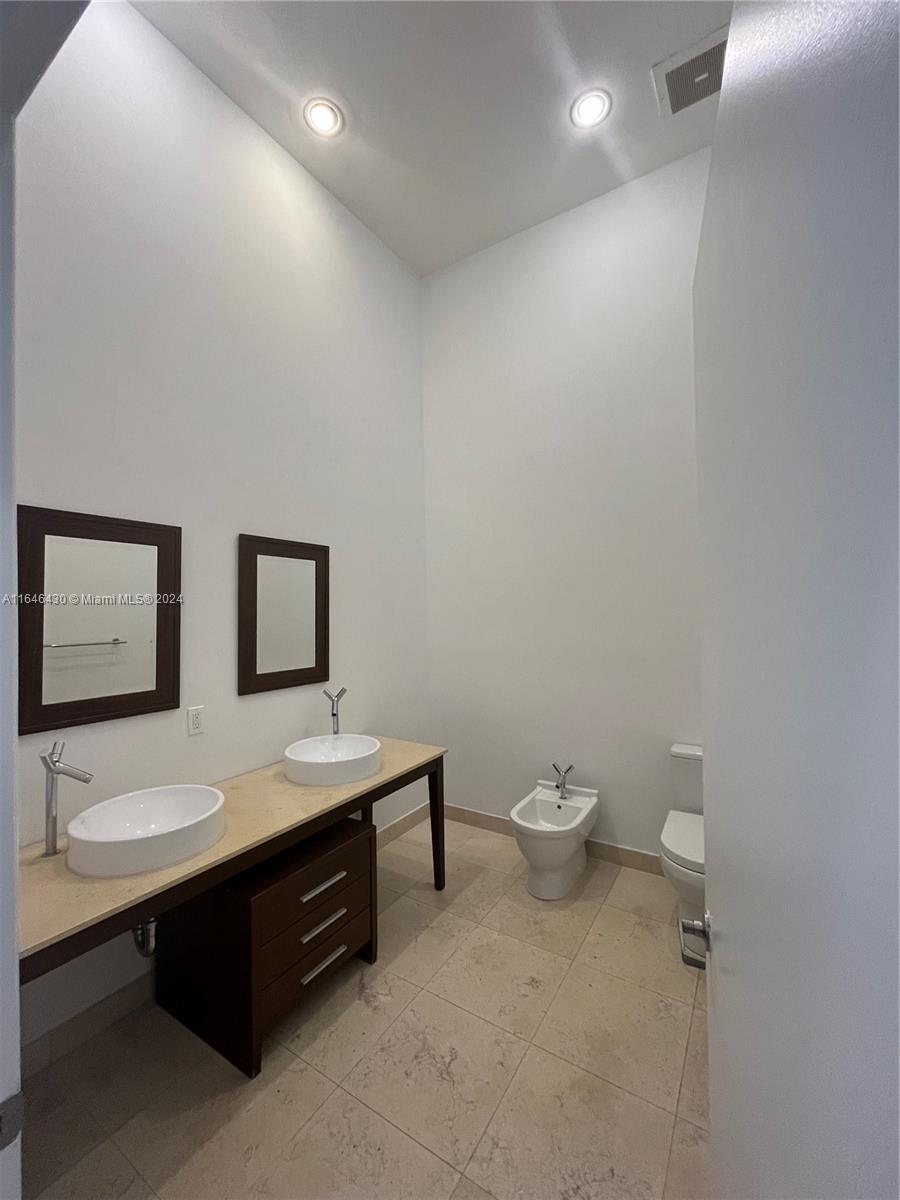 495 Brickell Ave # 4106