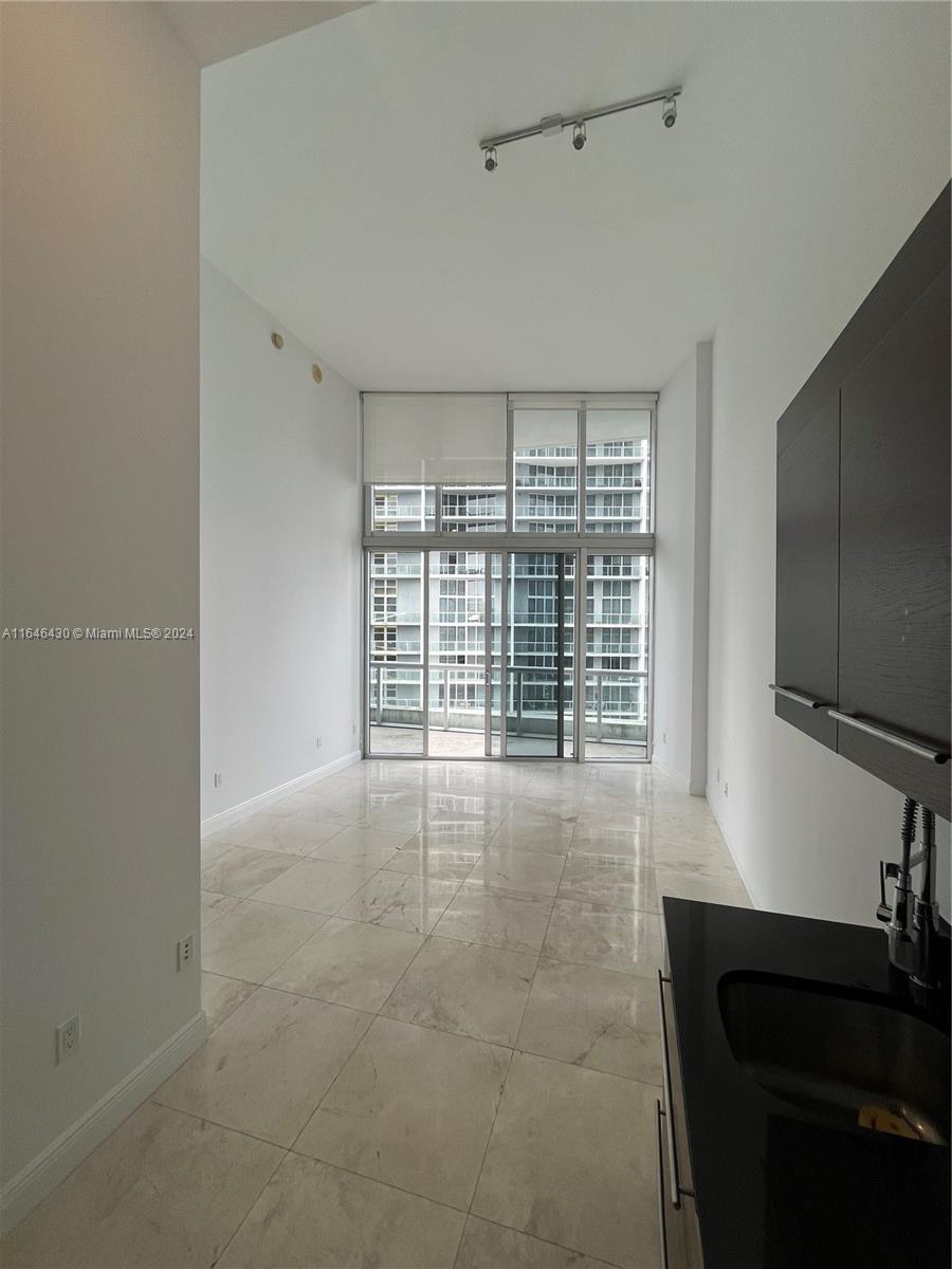 495 Brickell Ave # 4106