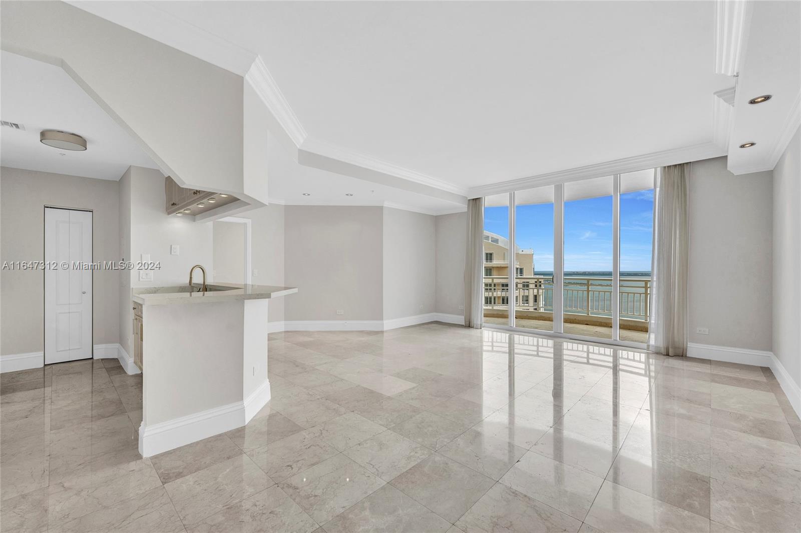 848 Brickell Key Dr # 4003