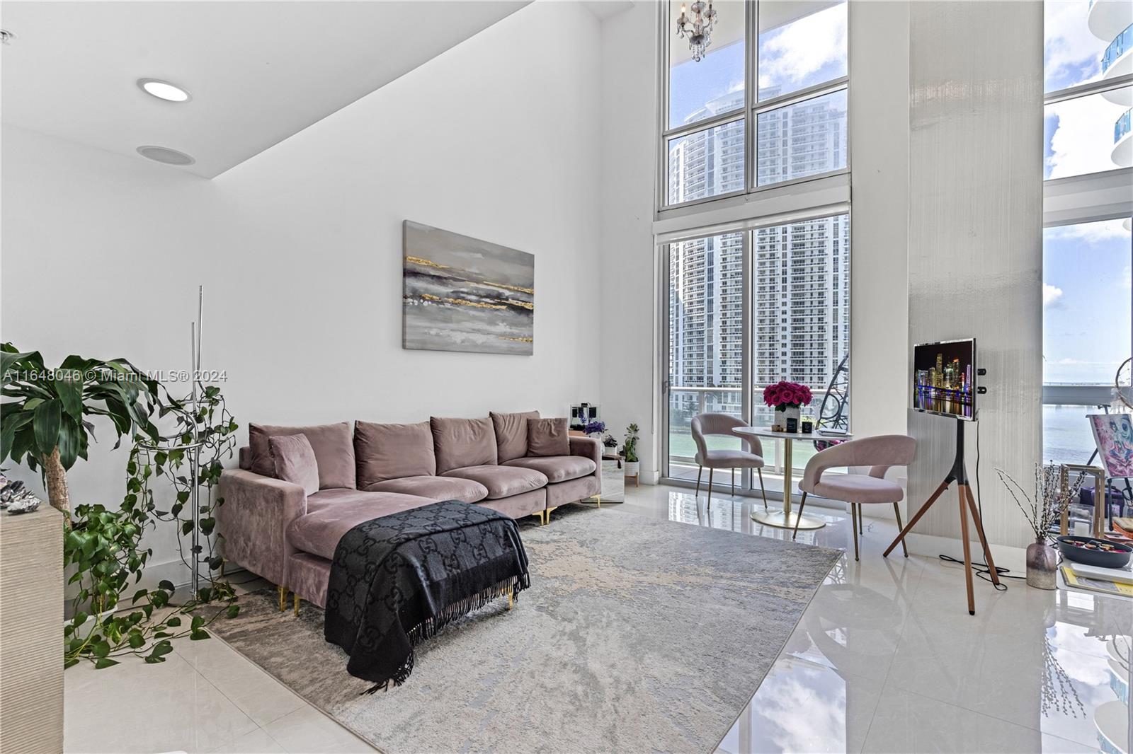 300 S Biscayne Blvd # 612 Unit: L-612