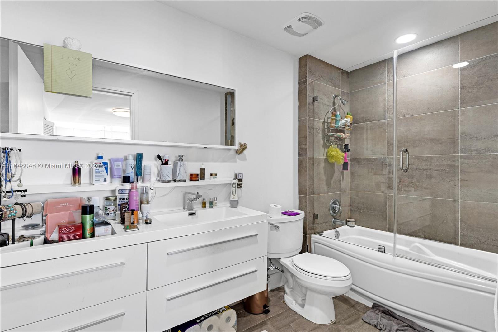 300 S Biscayne Blvd # 612 Unit: L-612