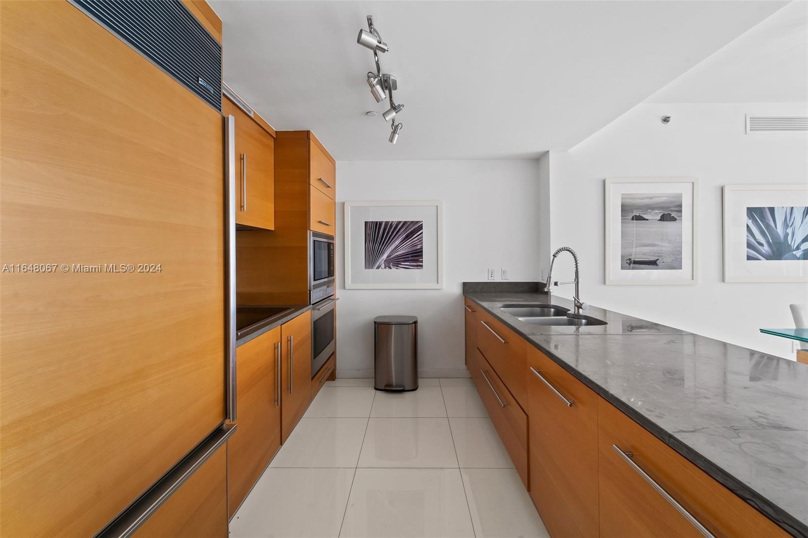 465 Brickell Ave # 3405