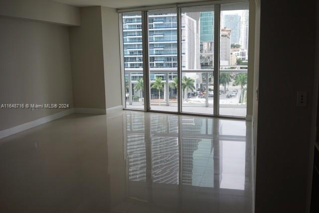 475 Brickell Ave # 810