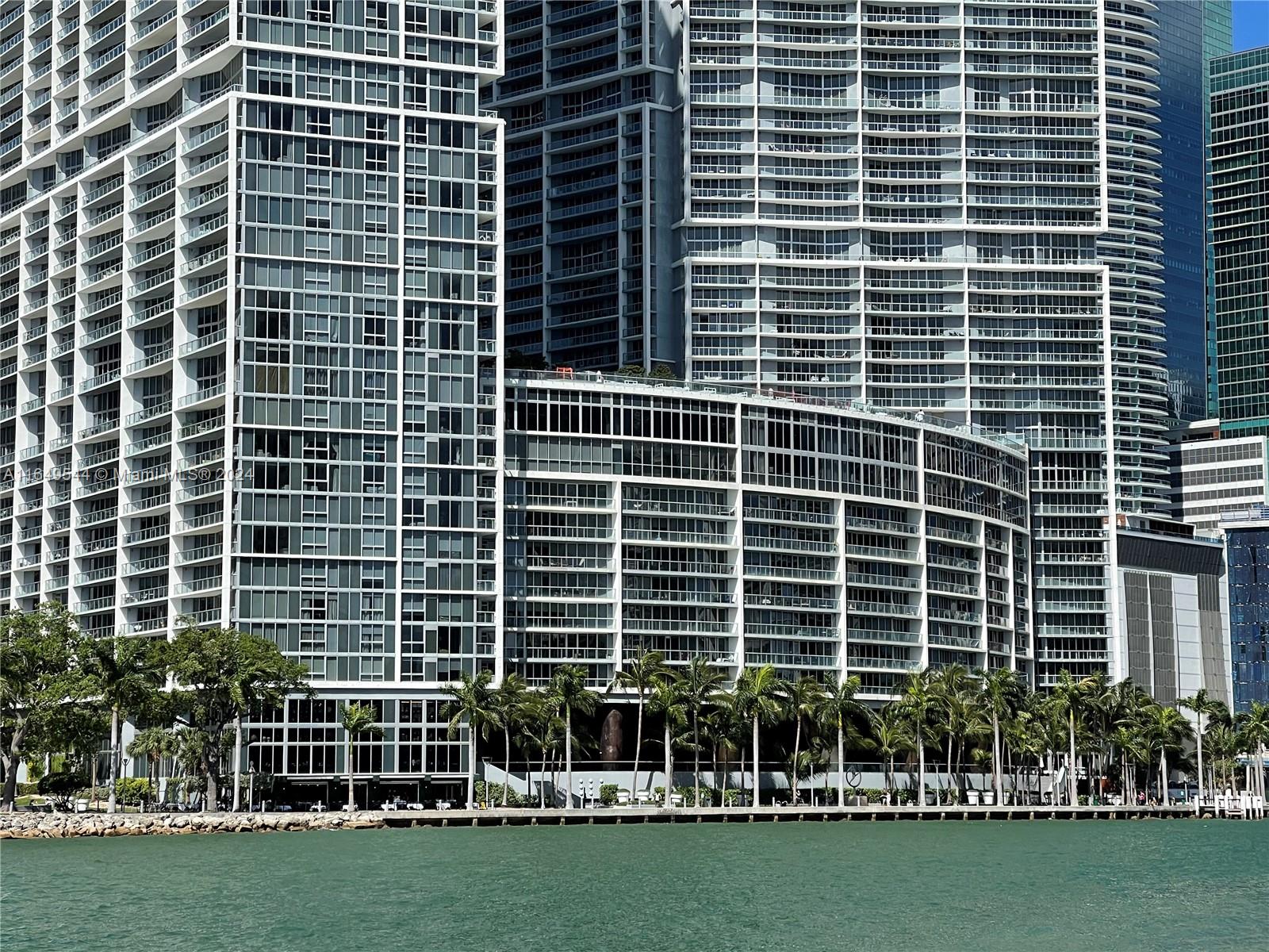 465 Brickell Ave # 819