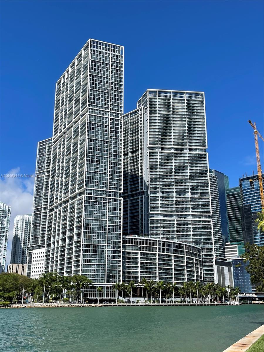 465 Brickell Ave # 819
