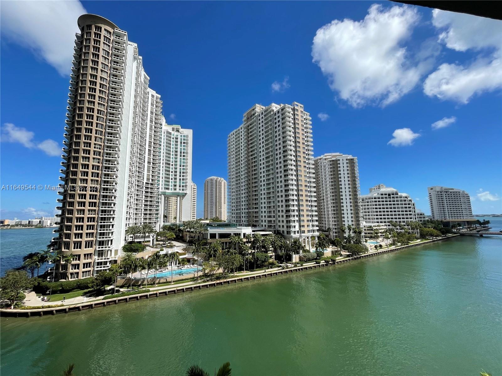 465 Brickell Ave # 819
