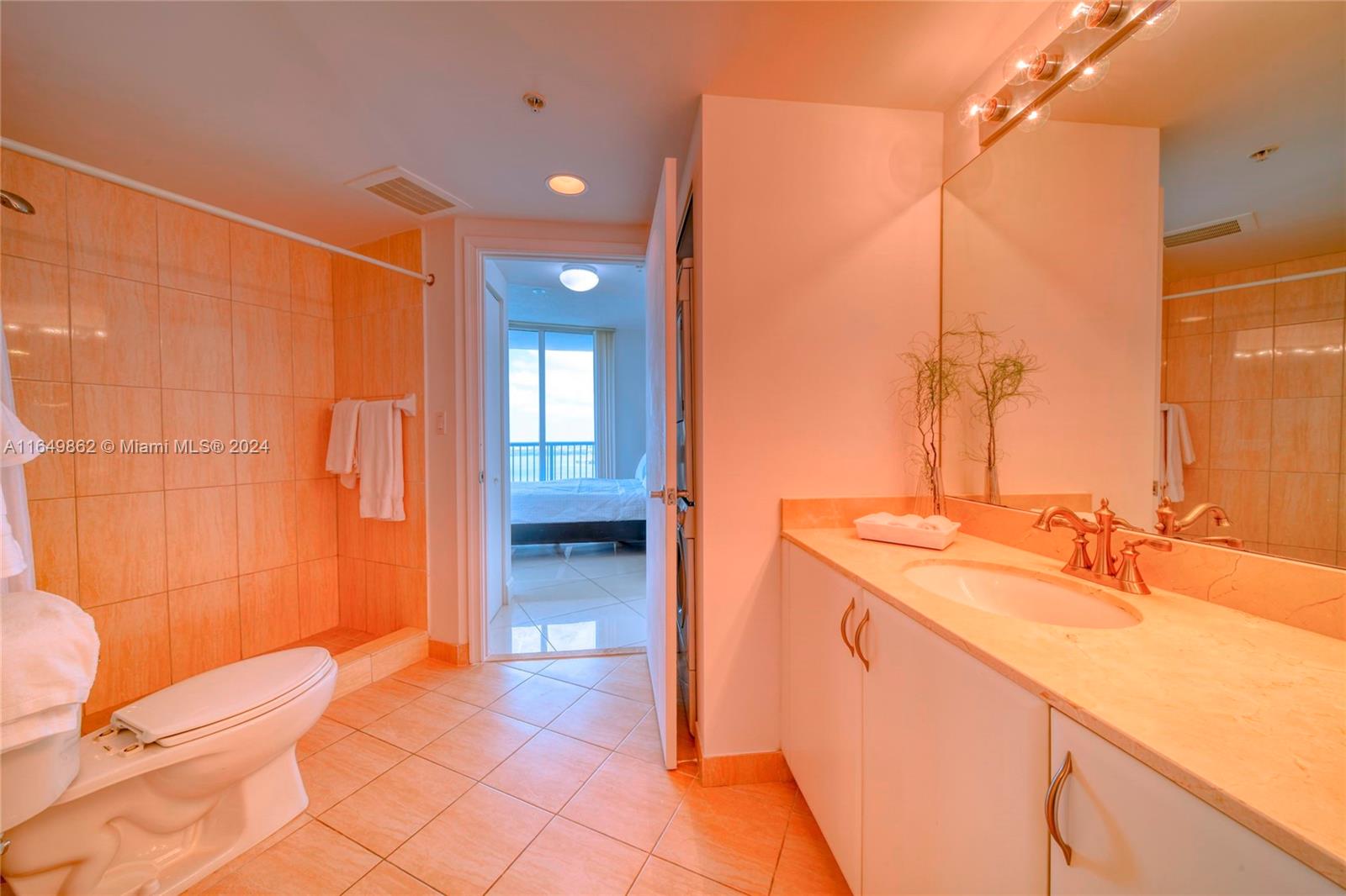 1750 N Bayshore Dr # 5101