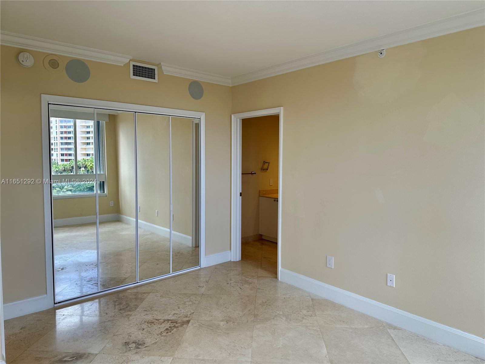 789 Crandon Blvd # 803