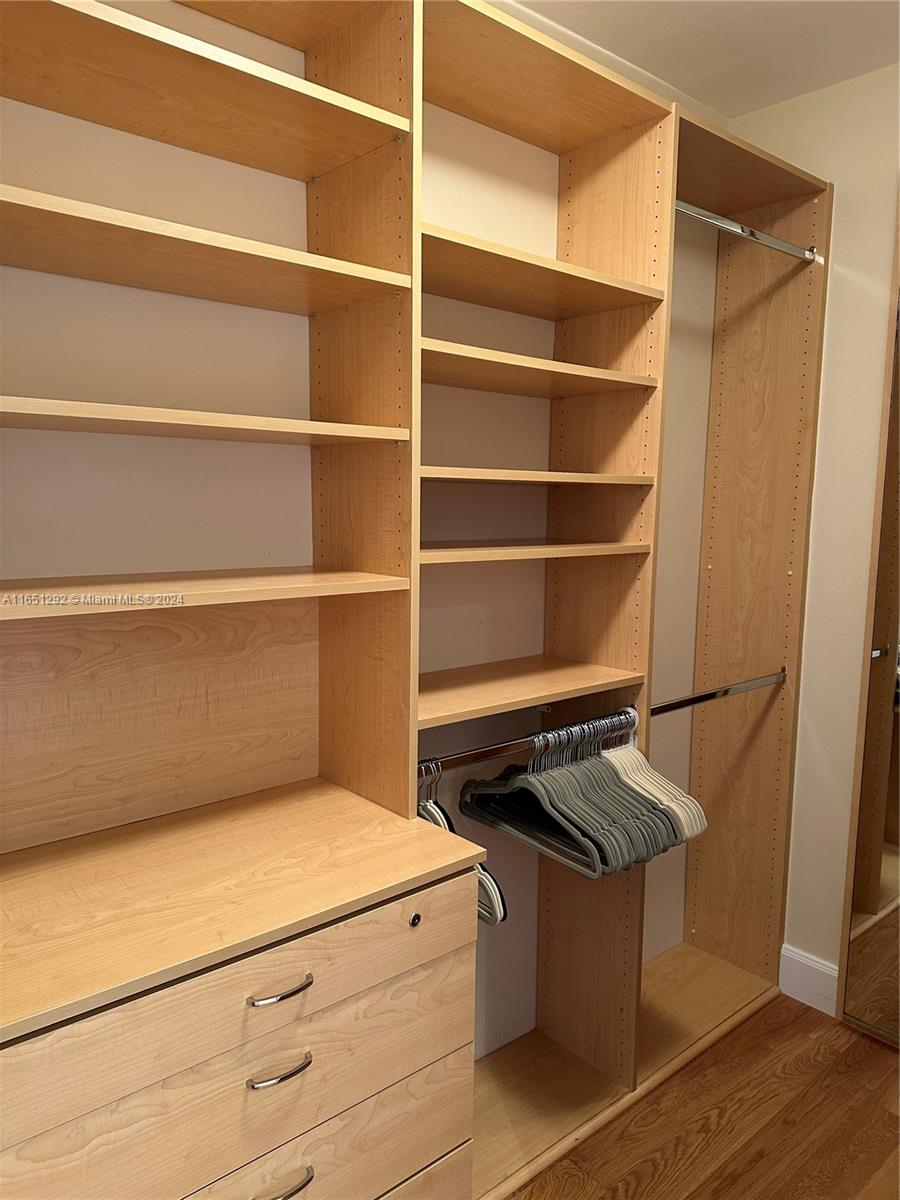 789 Crandon Blvd # 803