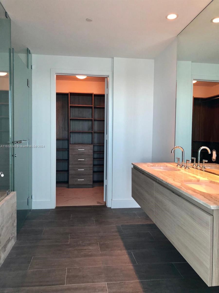 2900 NE 7 AVE # 3104