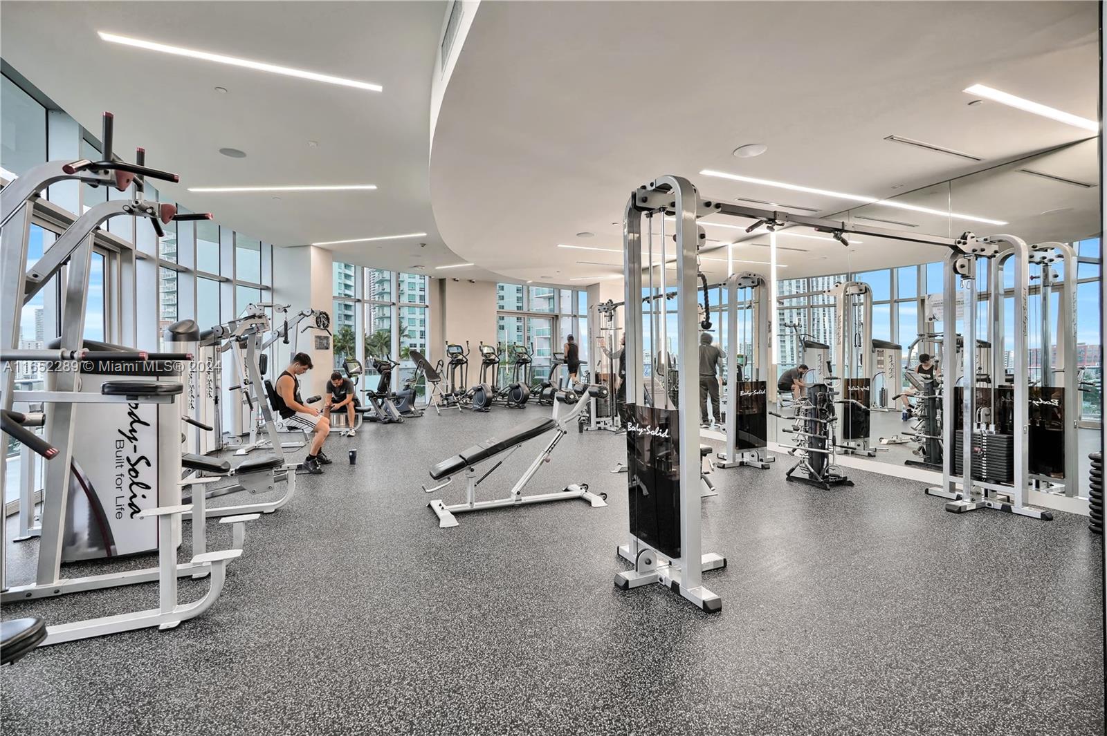 488 NE 18th St # 4400