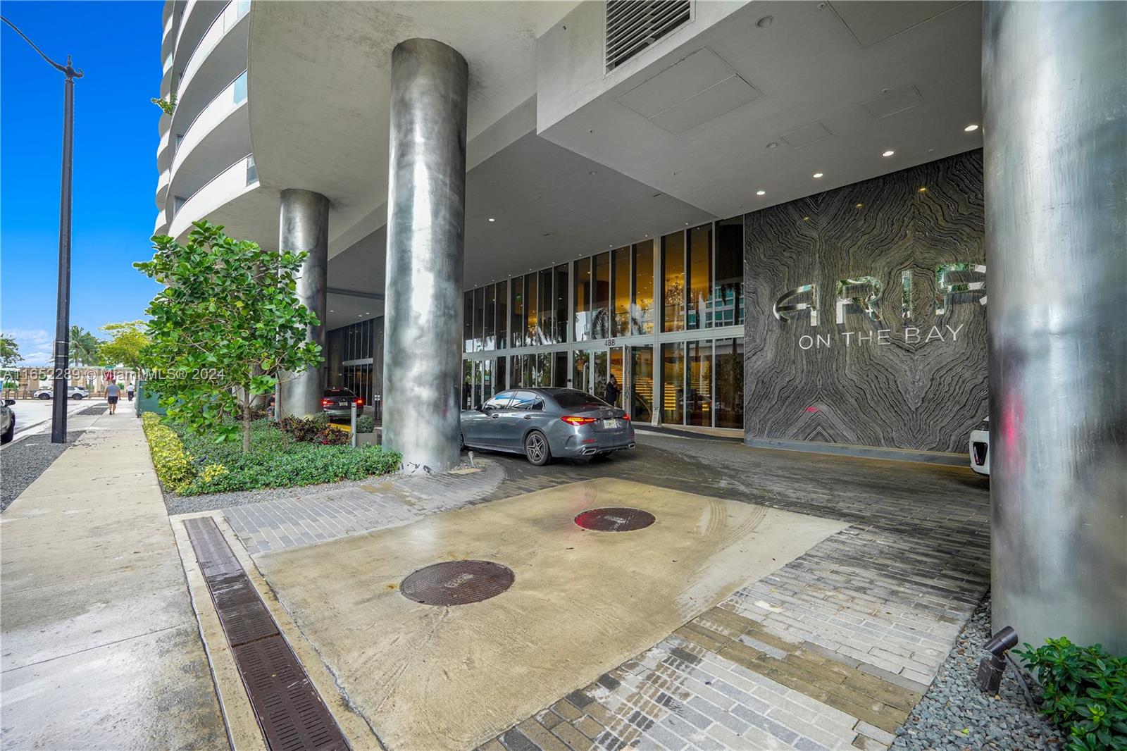 488 NE 18th St # 4400