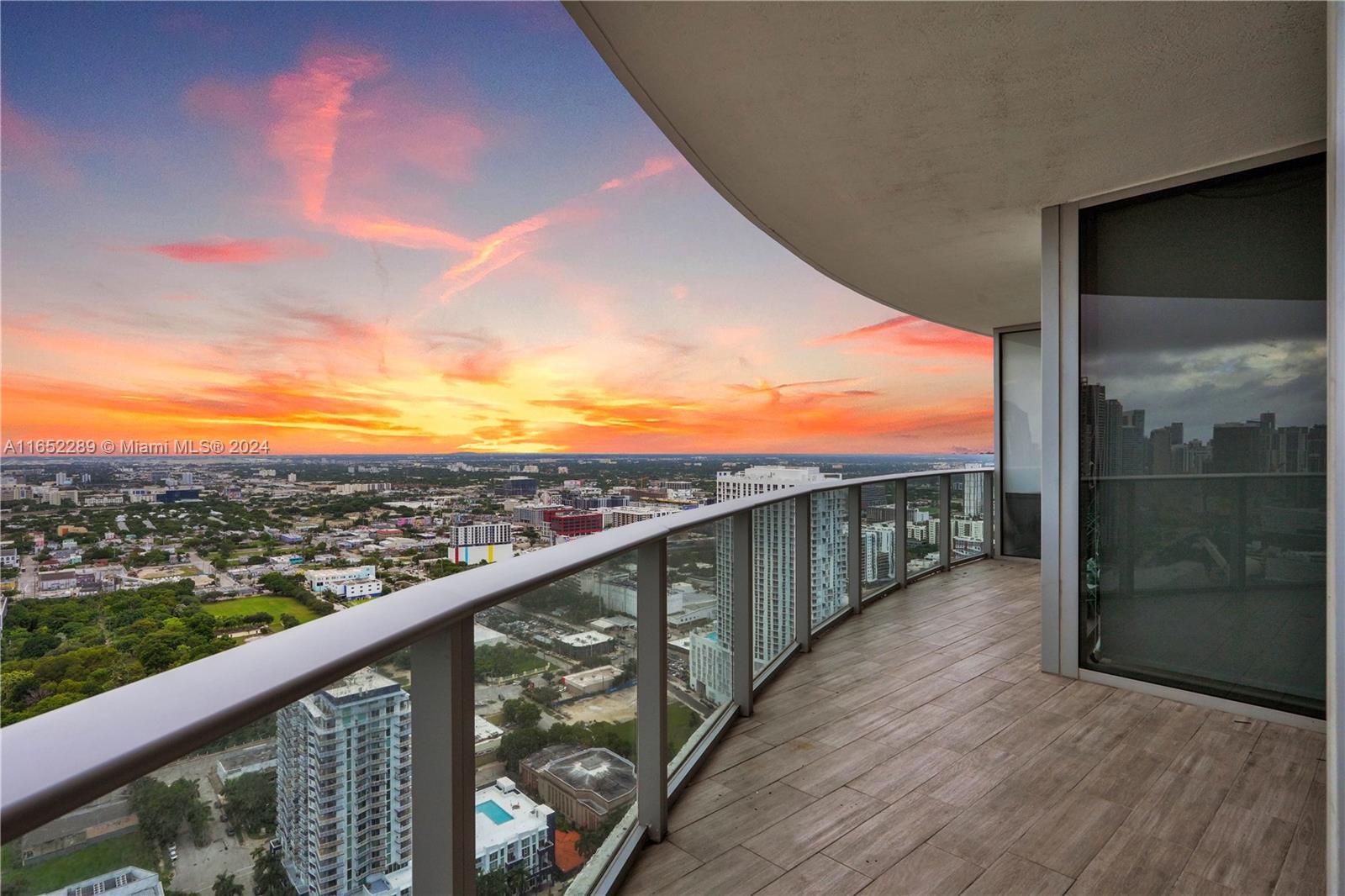 488 NE 18th St # 4400