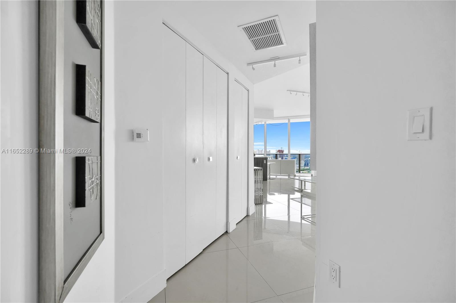 488 NE 18th St # 4400