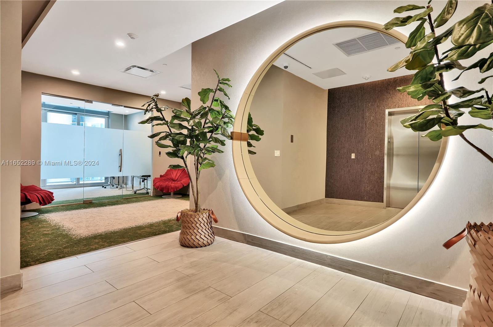 488 NE 18th St # 4400