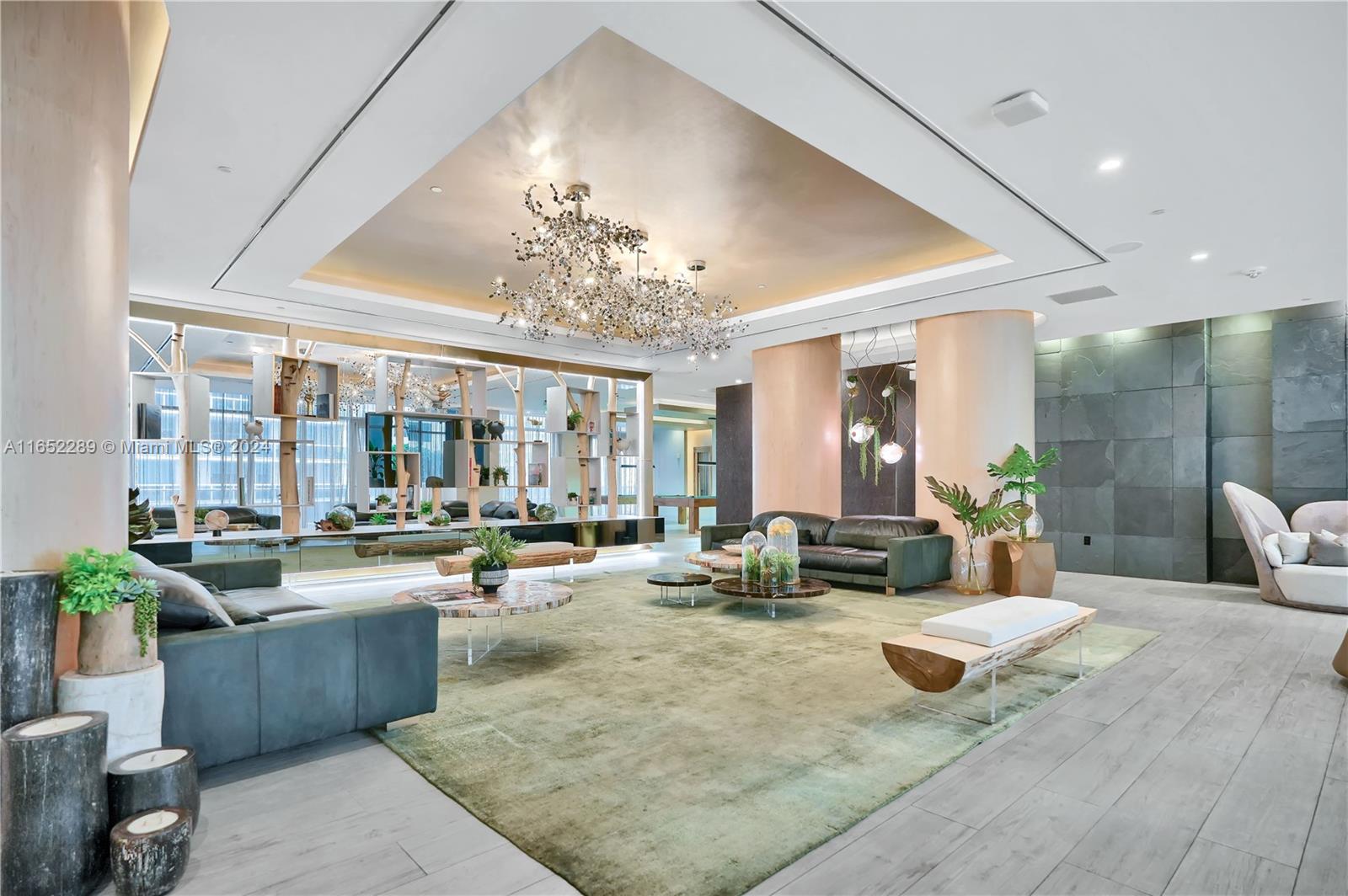 488 NE 18th St # 4400