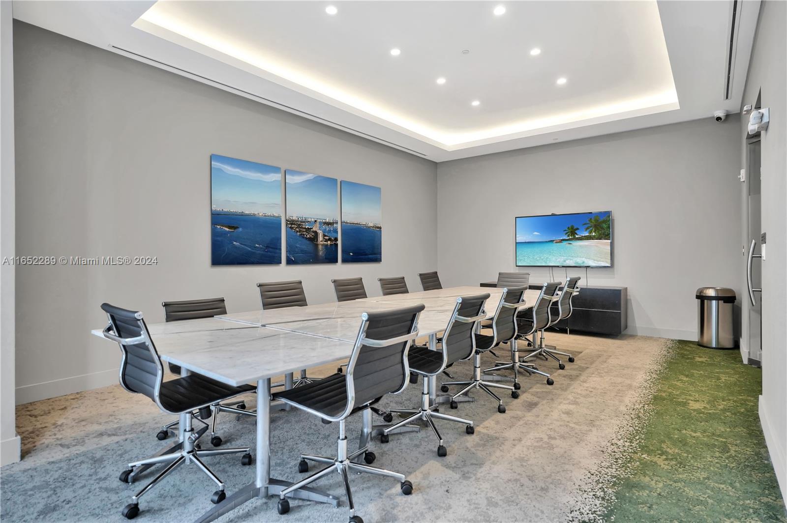 488 NE 18th St # 4400