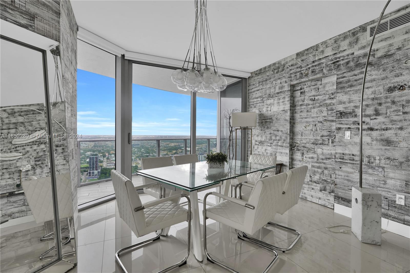 488 NE 18th St # 4400