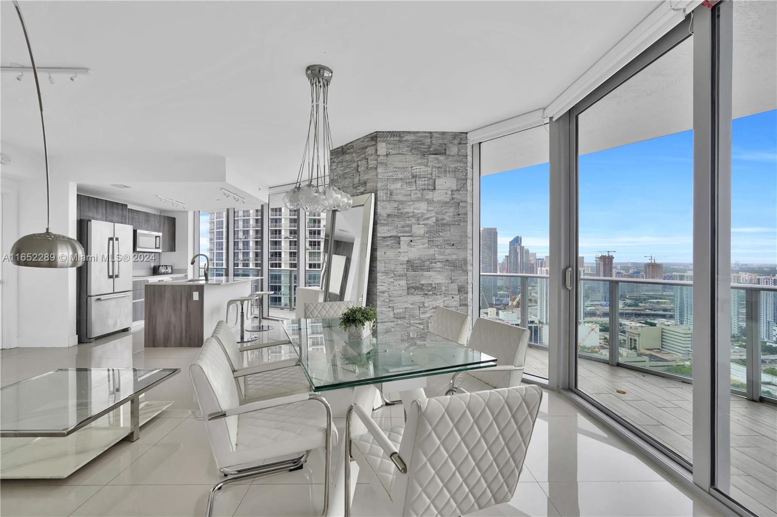 488 NE 18th St # 4400