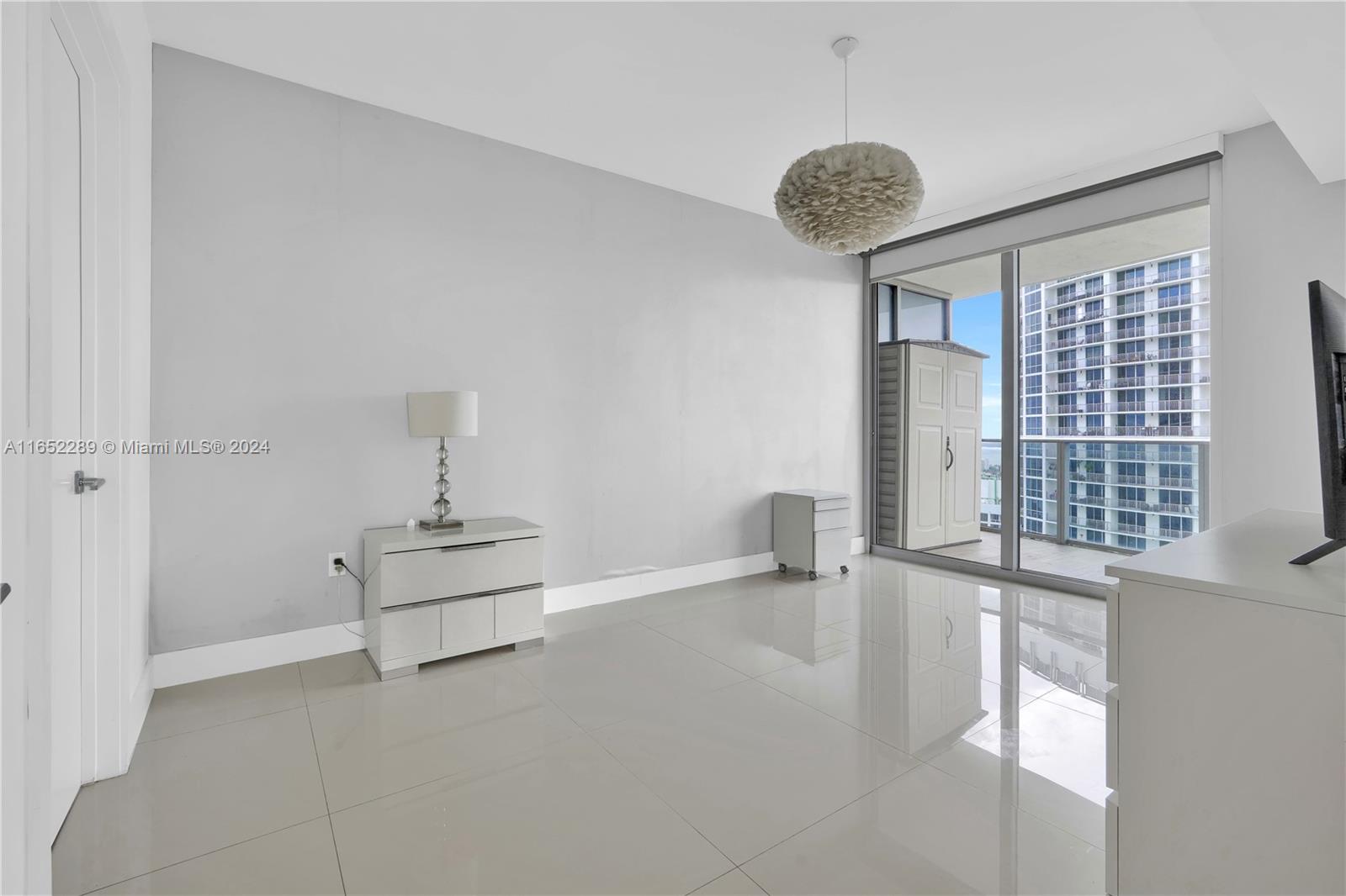 488 NE 18th St # 4400