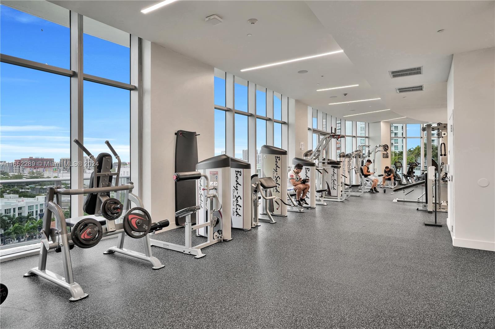 488 NE 18th St # 4400