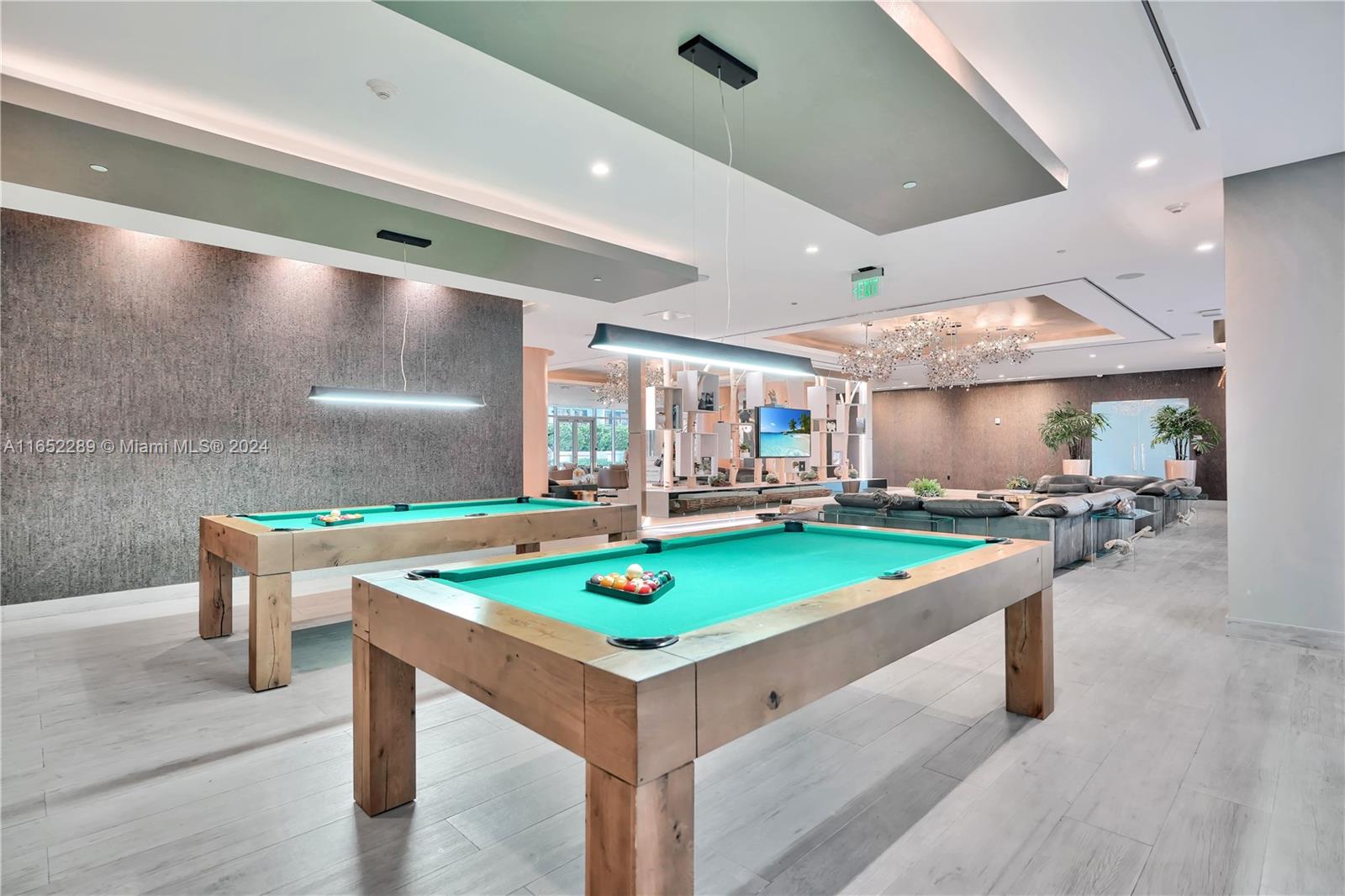 488 NE 18th St # 4400