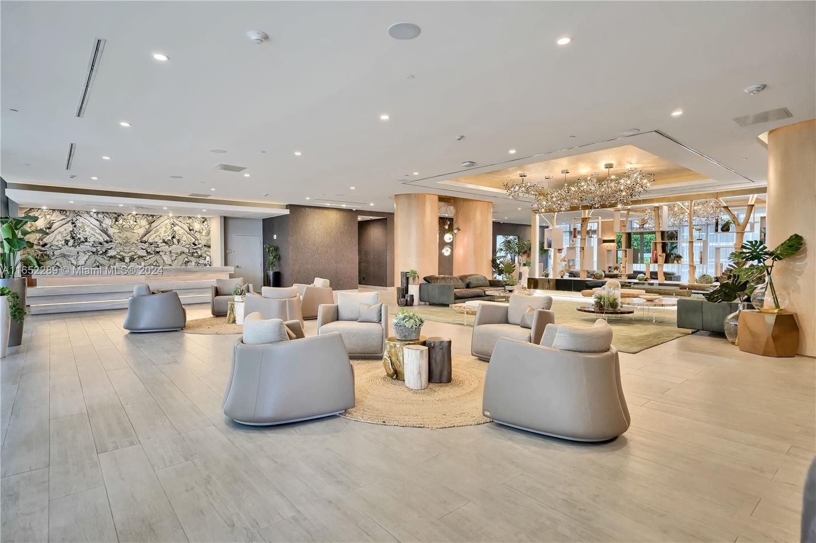 488 NE 18th St # 4400