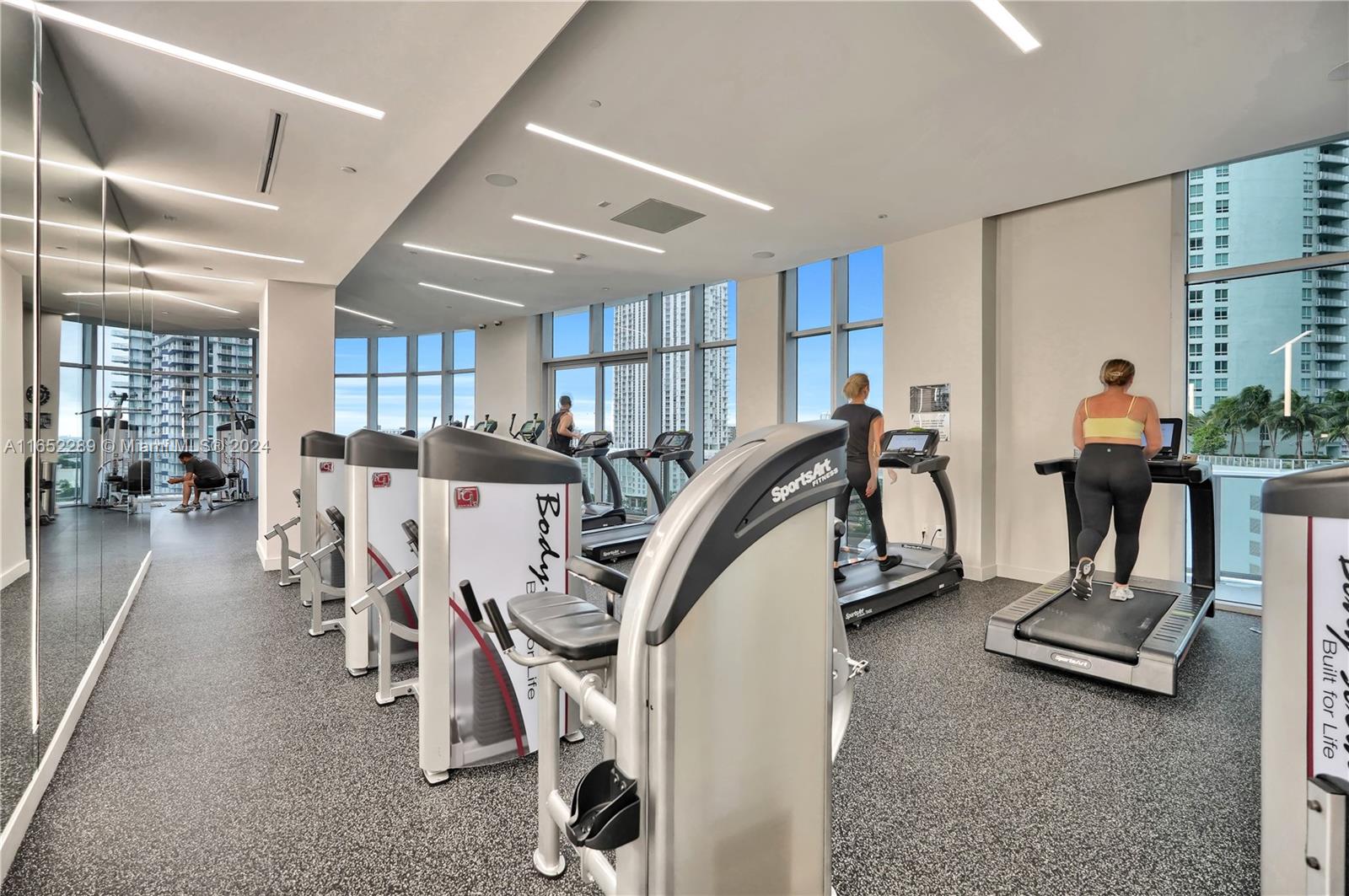 488 NE 18th St # 4400