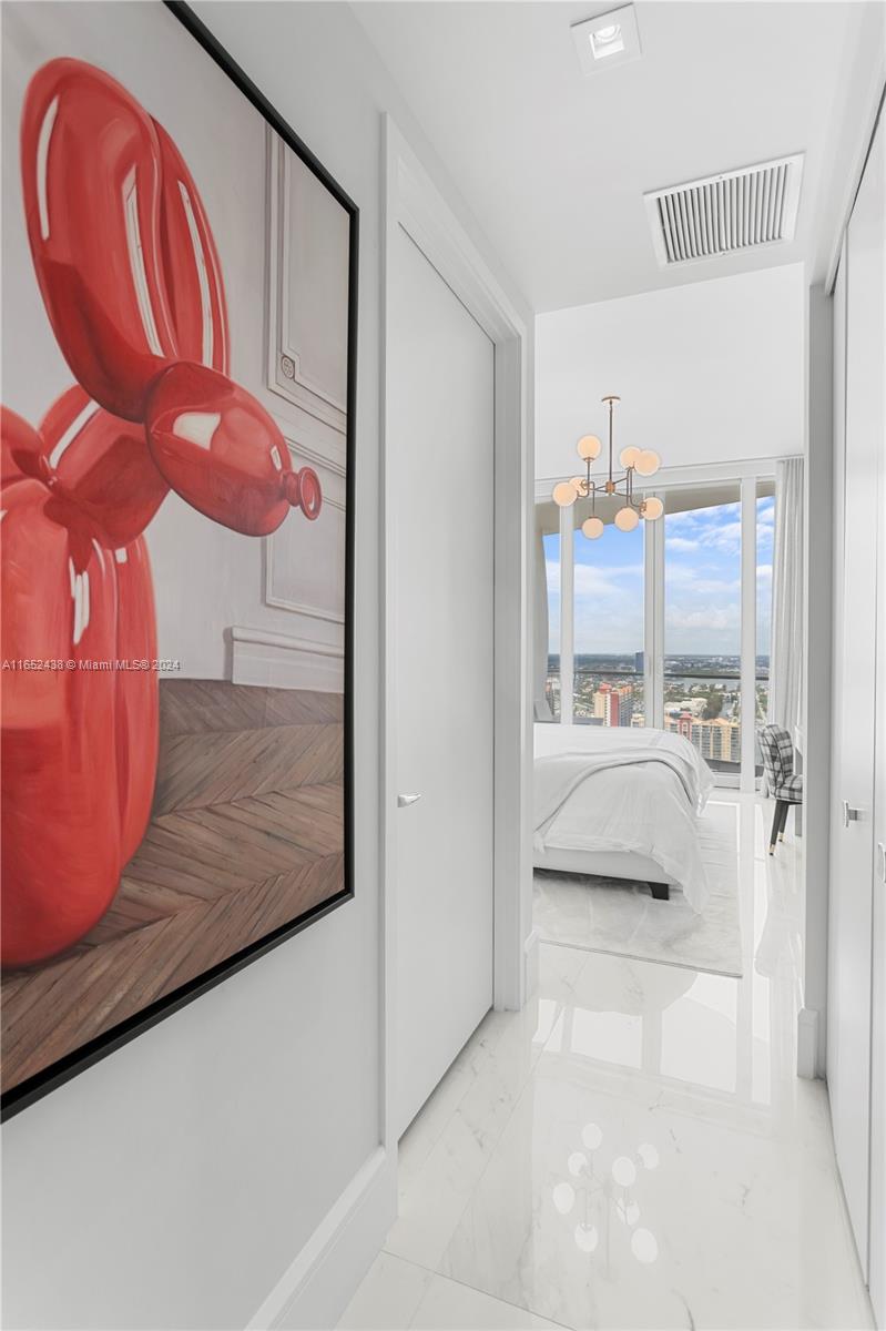 16901 Collins Ave # 3305