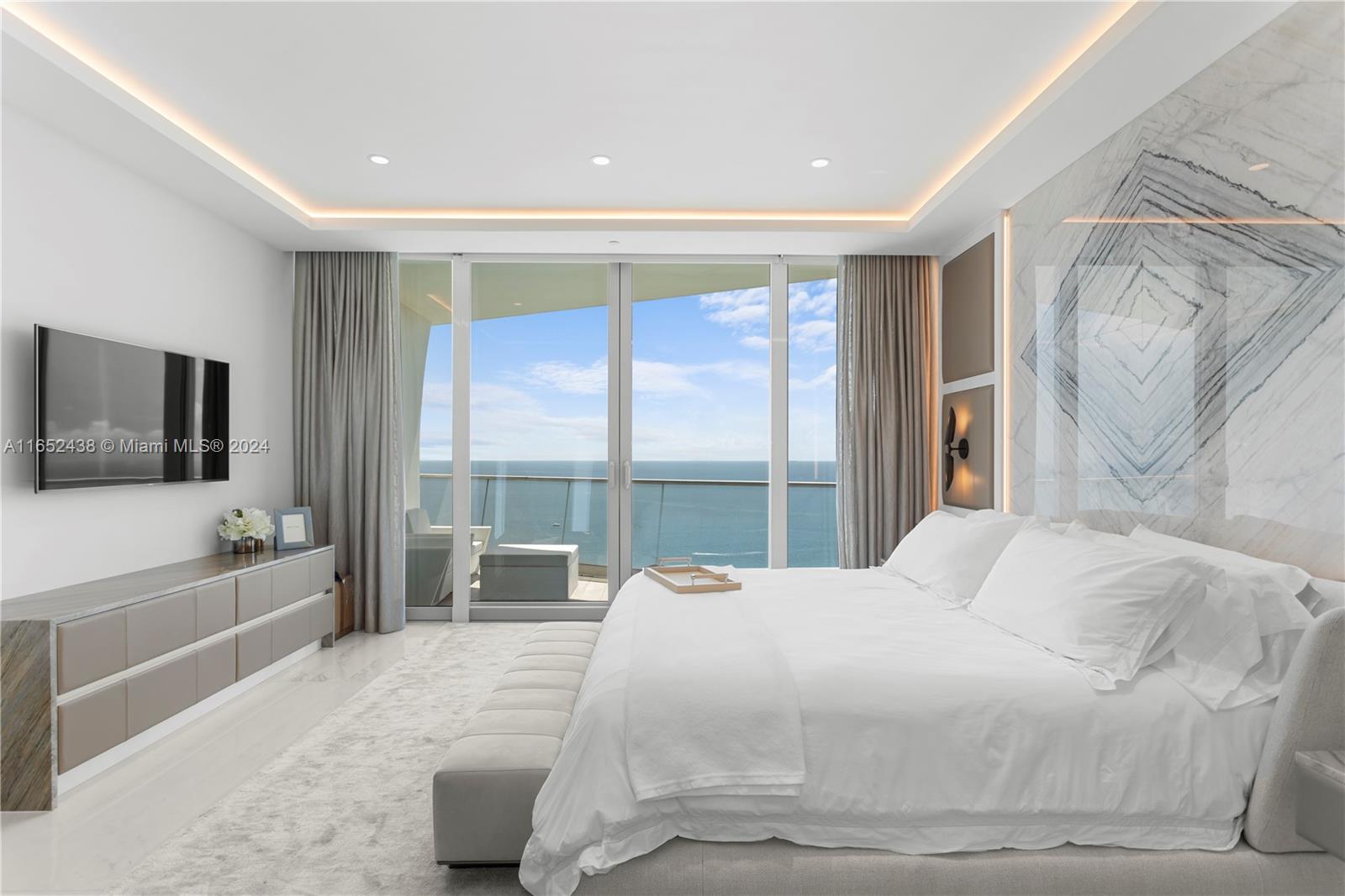 16901 Collins Ave # 3305