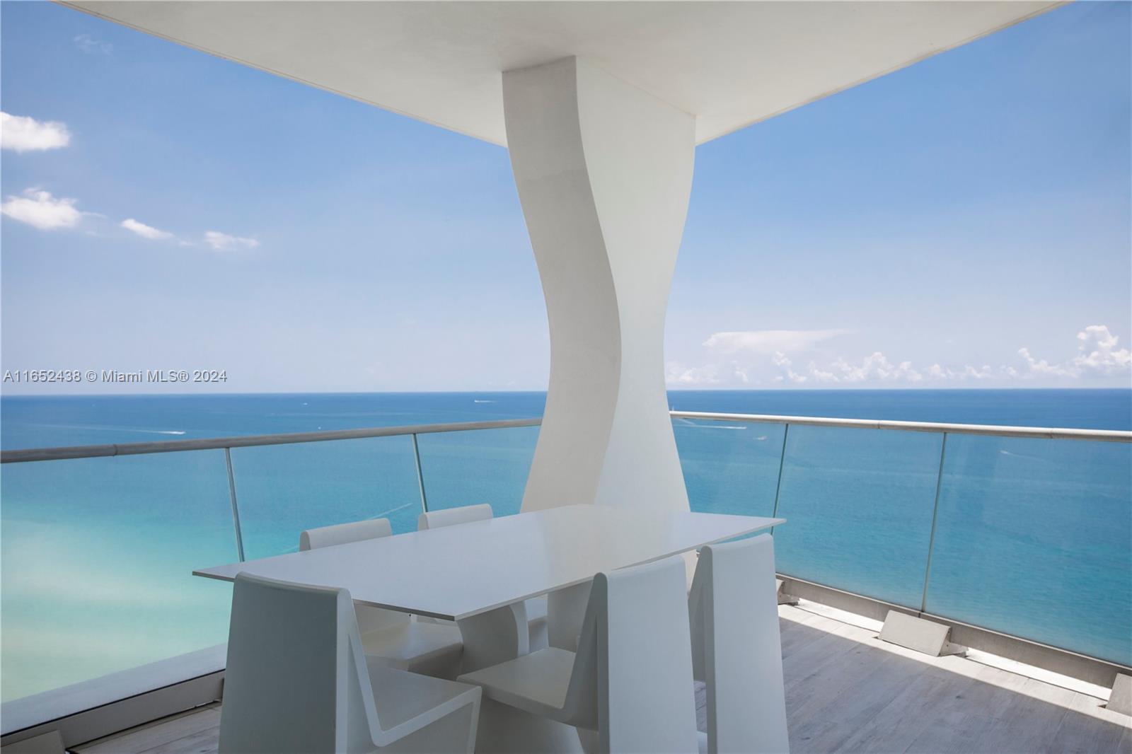 16901 Collins Ave # 3305