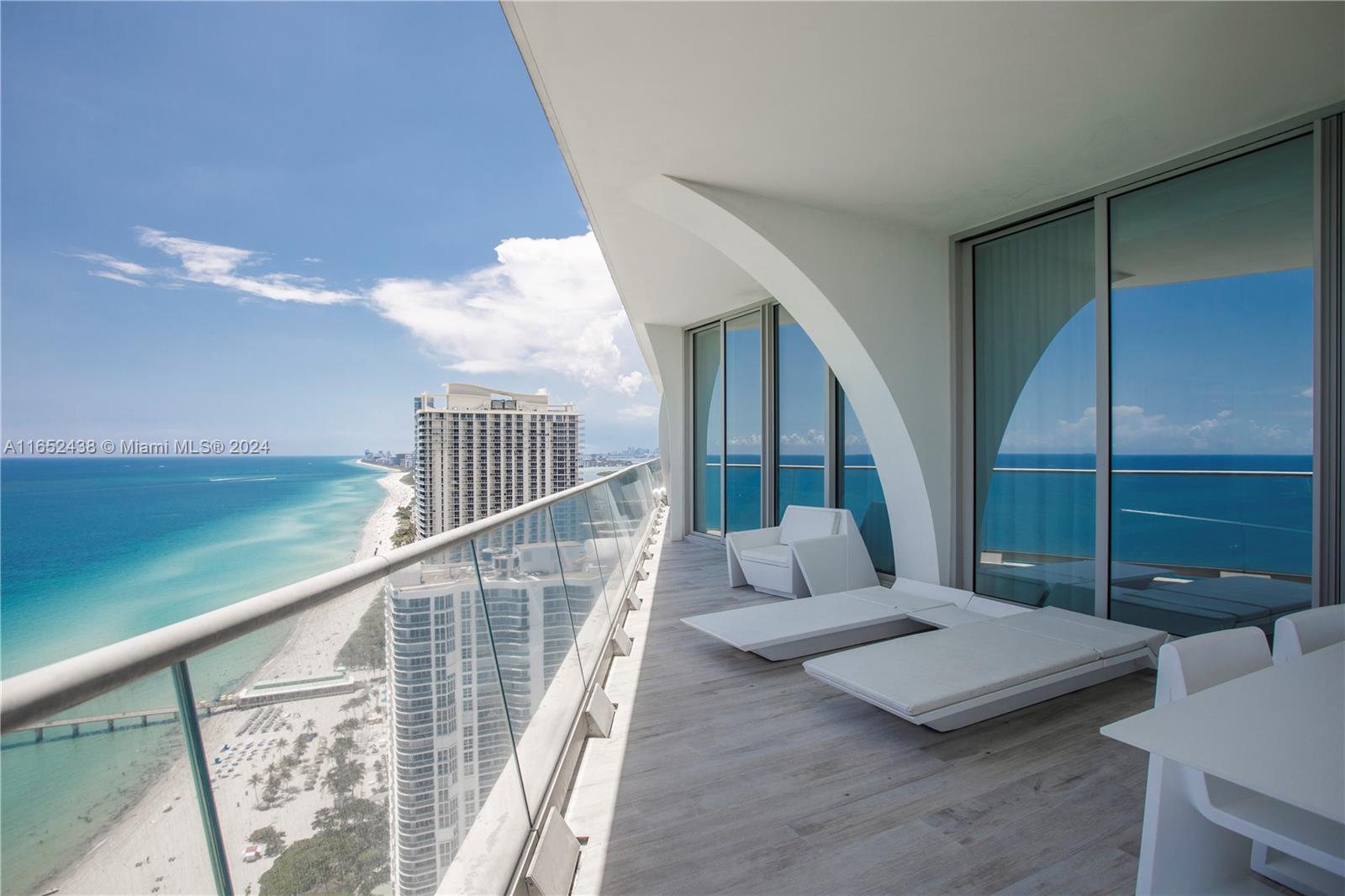 16901 Collins Ave # 3305