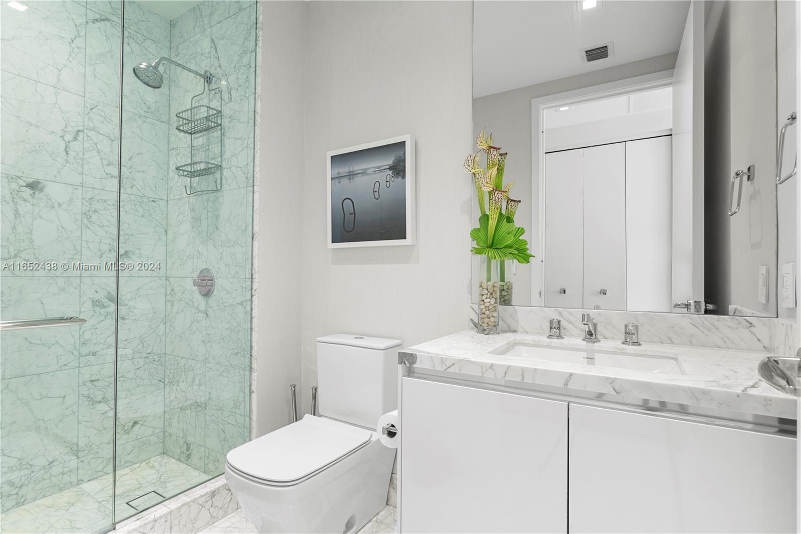 16901 Collins Ave # 3305