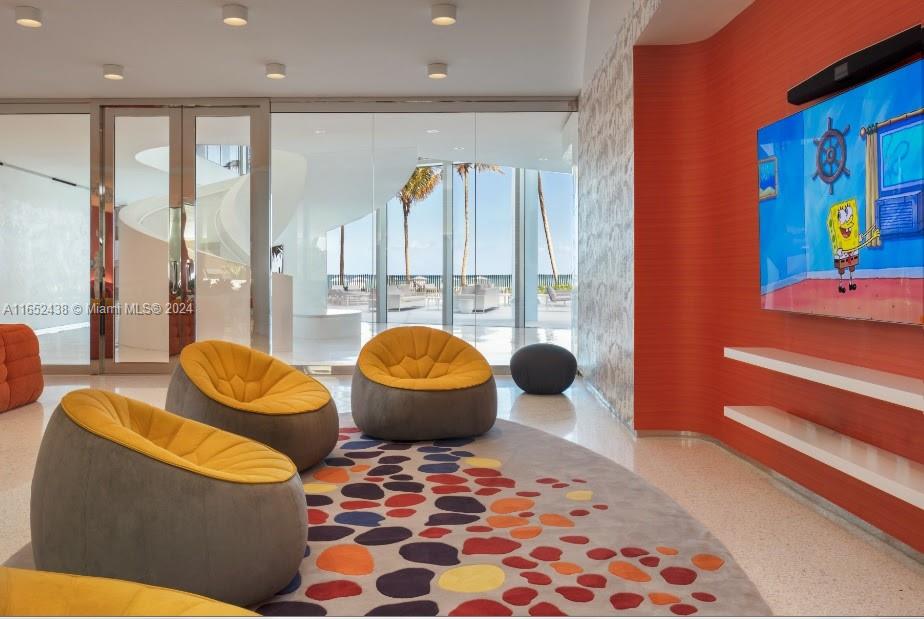 16901 Collins Ave # 3305