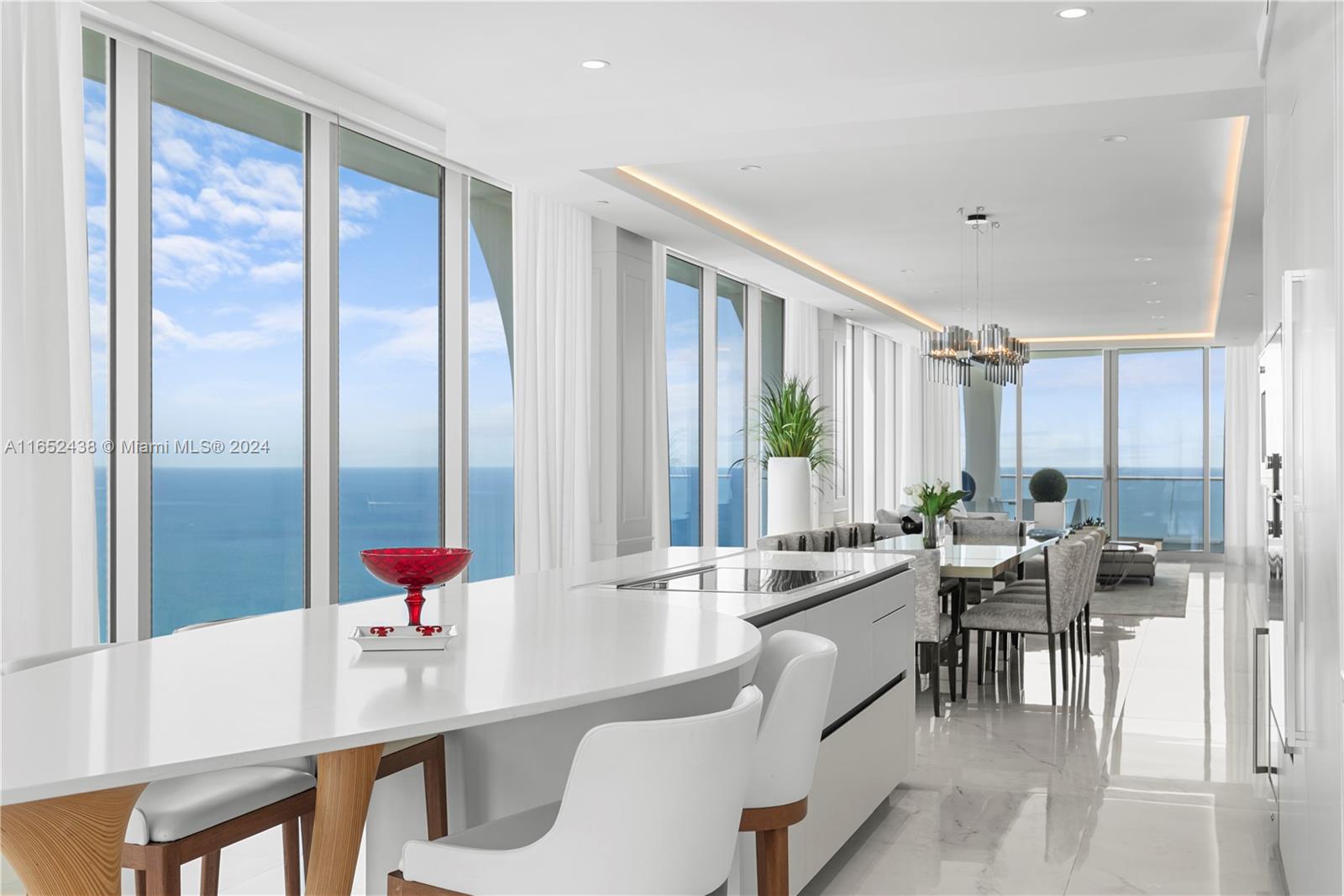 16901 Collins Ave # 3305