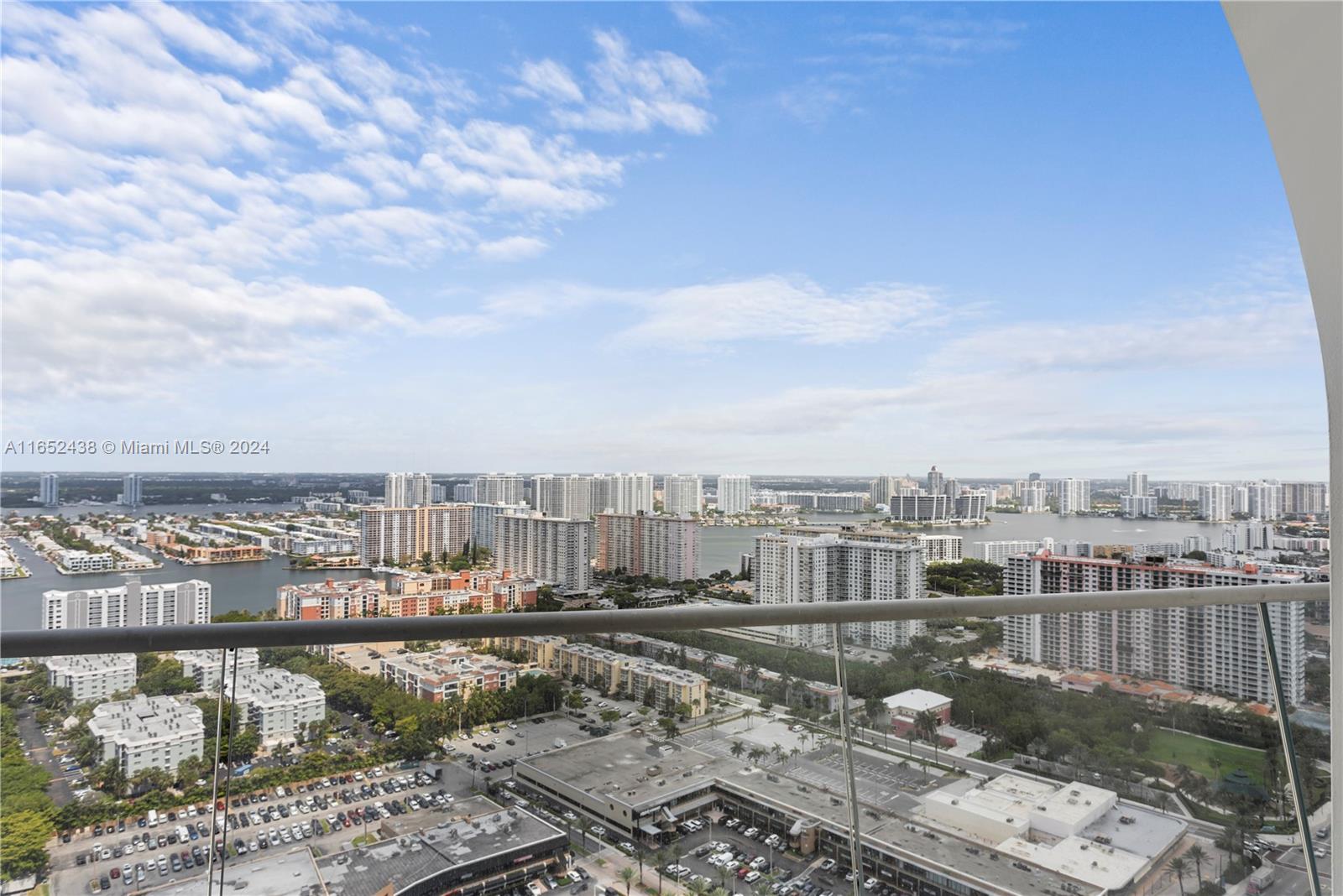 16901 Collins Ave # 3305