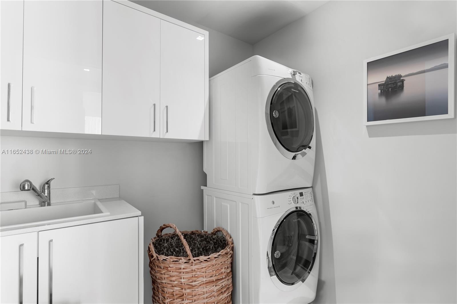 16901 Collins Ave # 3305