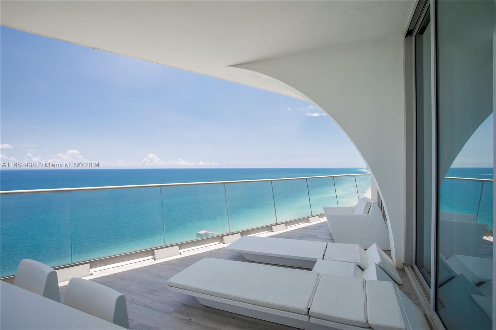 16901 Collins Ave # 3305
