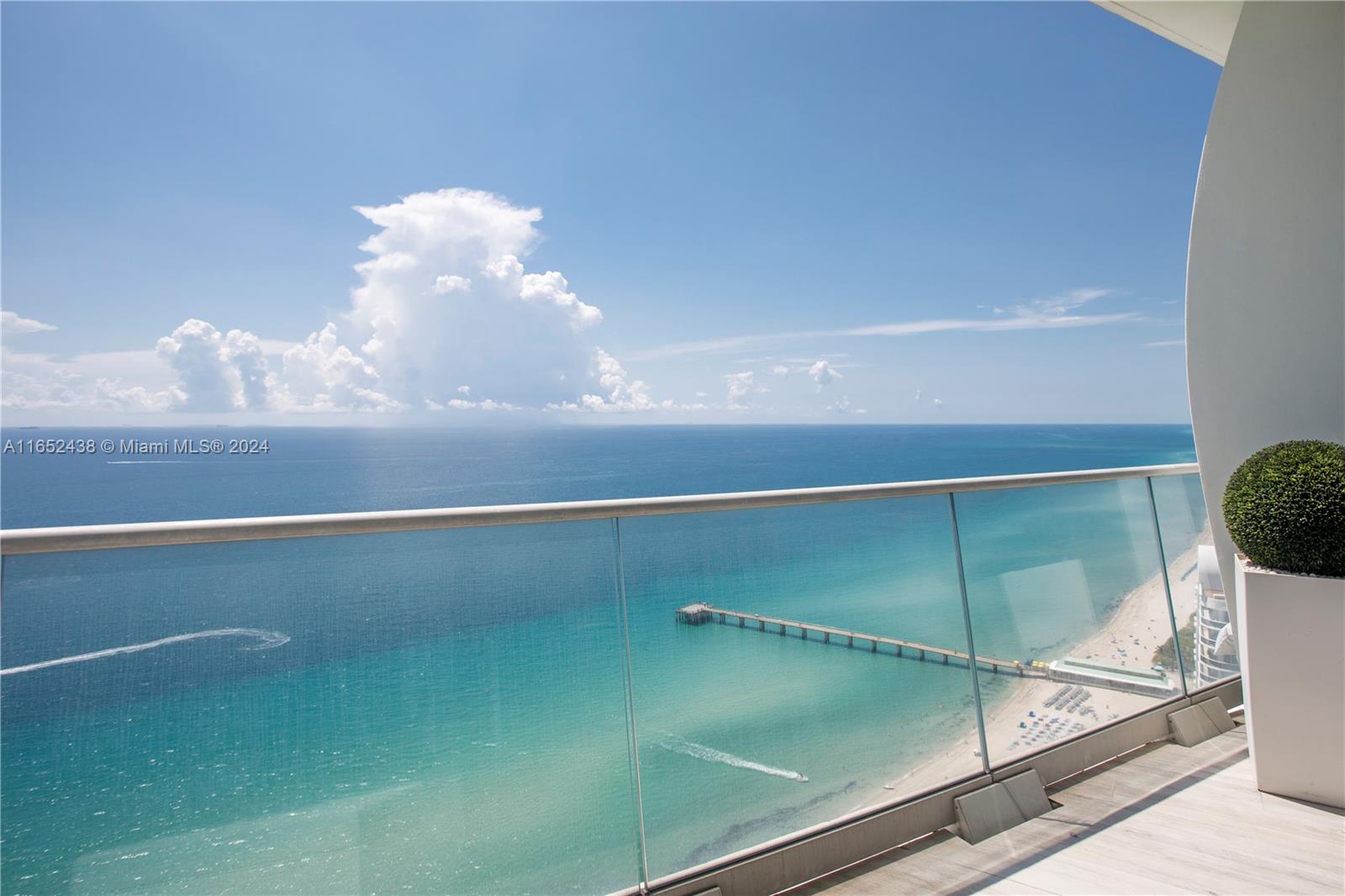 16901 Collins Ave # 3305