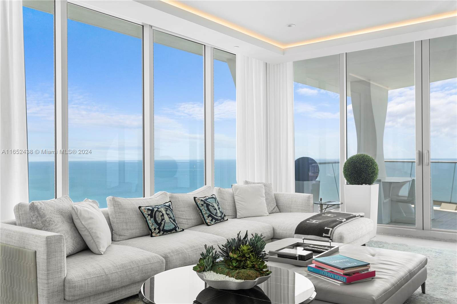 16901 Collins Ave # 3305