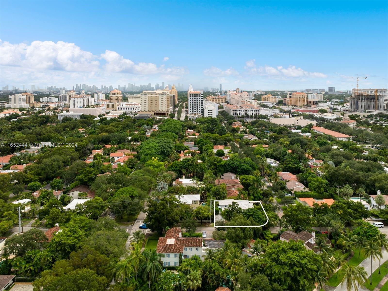 547 Giralda Ave