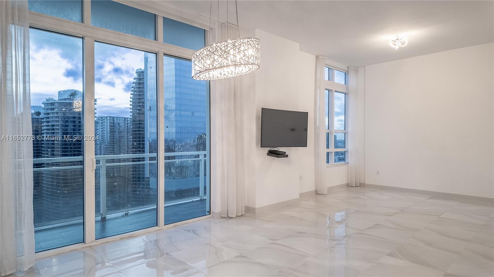 951 Brickell Ave Unit: PH4309
