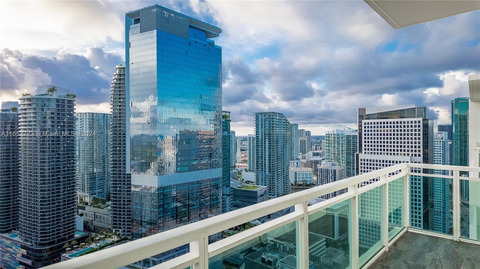 951 Brickell Ave Unit: PH4309