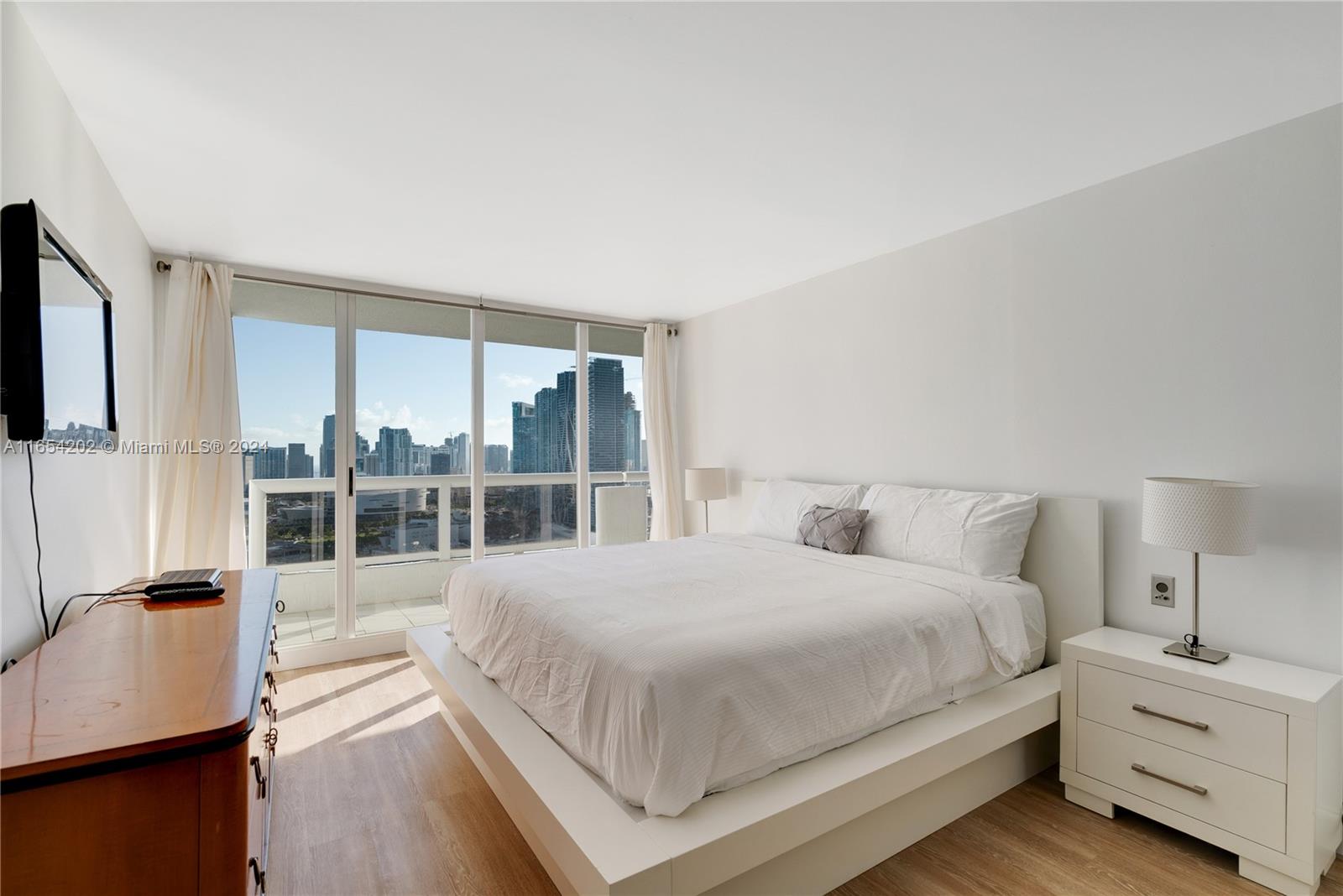 1717 N Bayshore Dr # 3753 Unit: A-3753