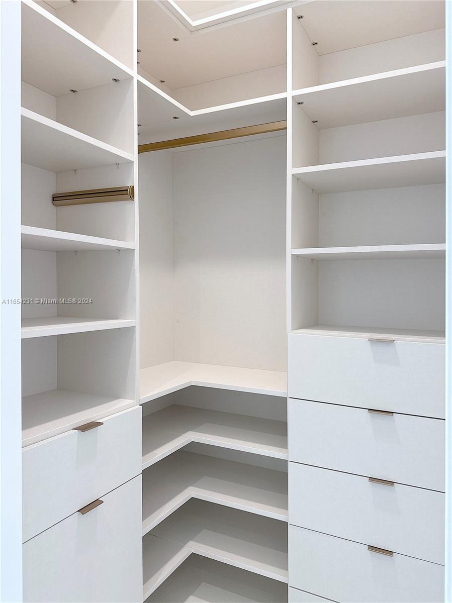 2655 S Bayshore Dr # 405